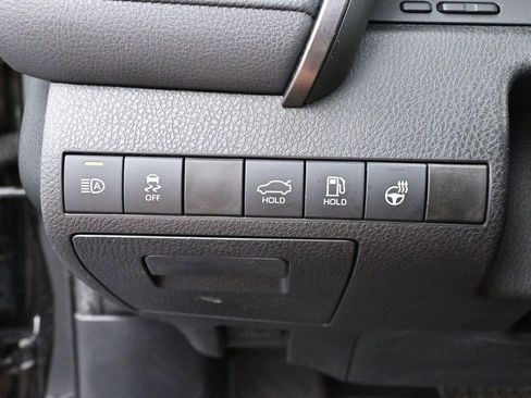 Used 2021 Toyota Camry SE w/ Cold Weather Package AWD/4WD image 19