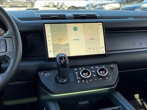 Used 2025 Land Rover Defender 130 S image 9