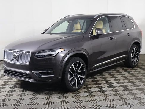 Used 2024 Volvo XC90 B6 Ultimate w/ Protection Package Premier AWD/4WD image 13