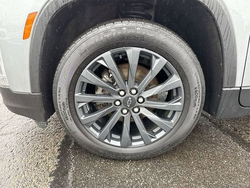 Used 2023 Chevrolet Traverse RS image 10