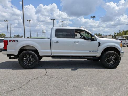 Used 2017 Ford F250 XLT w/ XLT Premium Package image 3