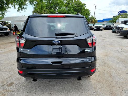 Used 2017 Ford Escape SE w/ SE Sport Appearance Package image 8