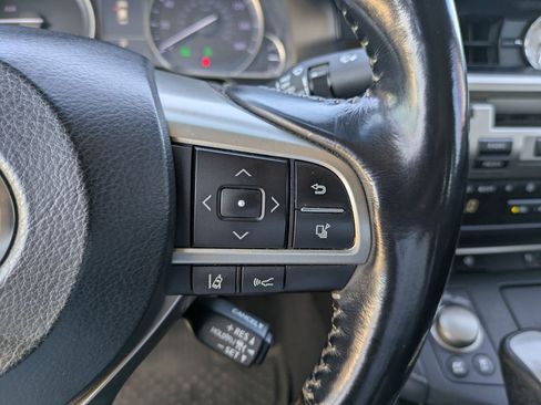 Used 2016 Lexus ES 300h image 17