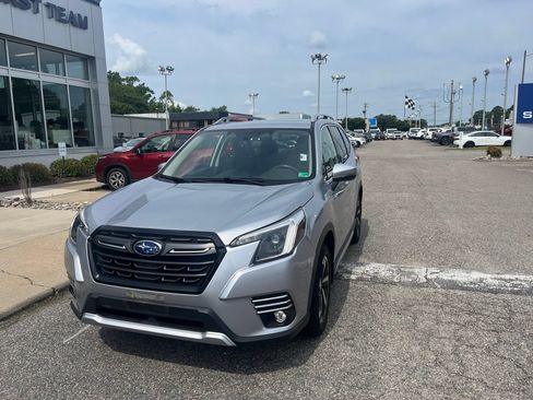 Used 2023 Subaru Forester Touring AWD/4WD image 7