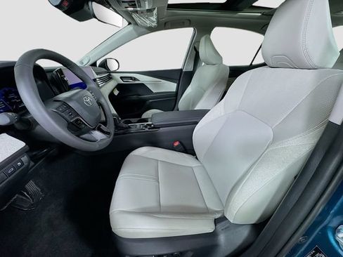 Used 2026 Toyota Camry XLE w/ Premium Package AWD/4WD image 18