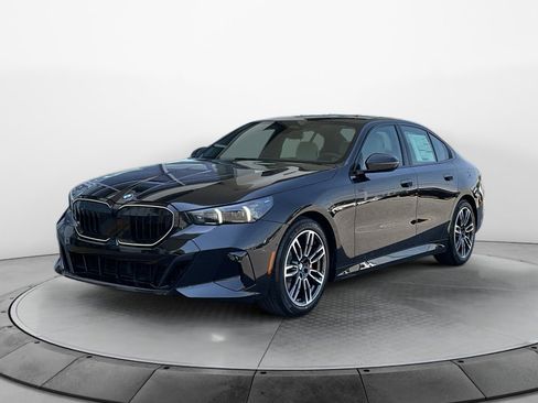 New 2027 BMW 530i RWD image 3