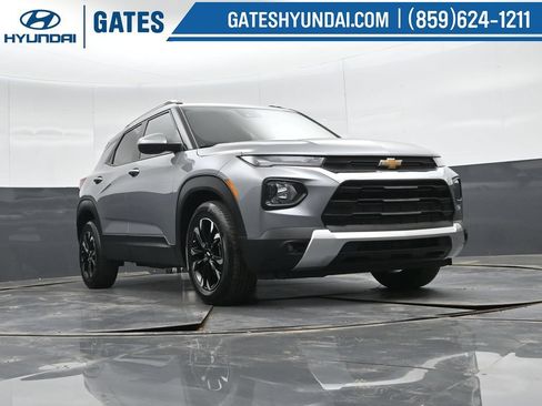 Used 2023 Chevrolet TrailBlazer LT FWD image 35