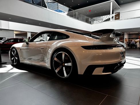Used 2024 Porsche 911 Carrera S RWD image 8