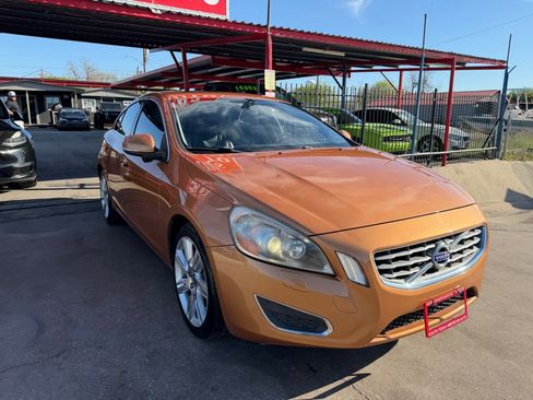 Used 2011 Volvo S60 T6 image 21