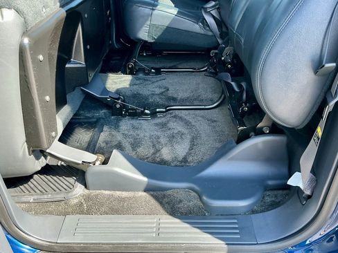 Used 2002 Chevrolet Avalanche 4x4 w/ Off-Road Suspension Pkg image 28