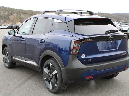 New 2026 Nissan Kicks SR w/ Cold Weather Package image 2