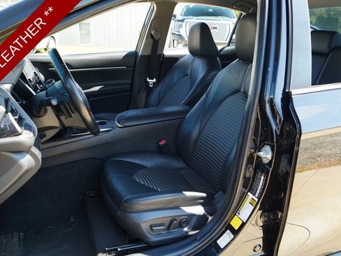 Used 2021 Toyota Camry SE FWD image 7
