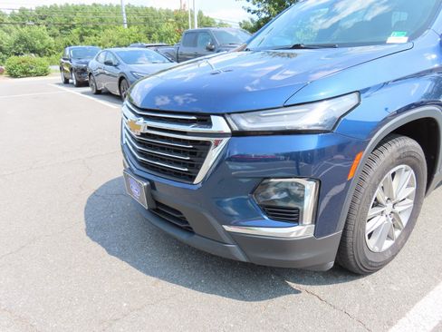 Used 2022 Chevrolet Traverse LT image 9