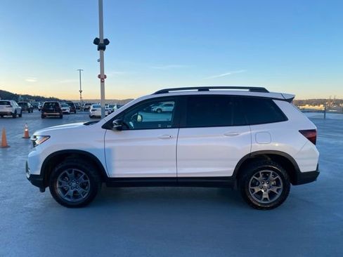 Used 2024 Honda Passport TrailSport image 8