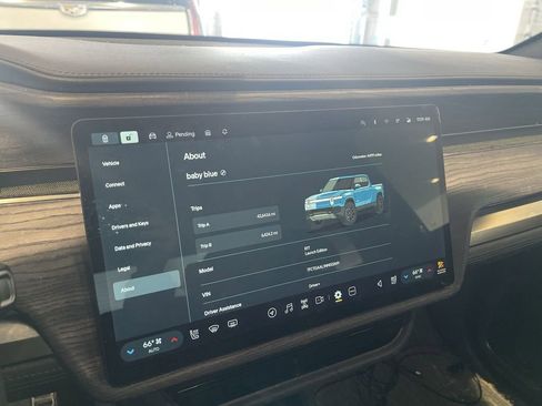 Used 2022 Rivian R1T Launch Edition image 12