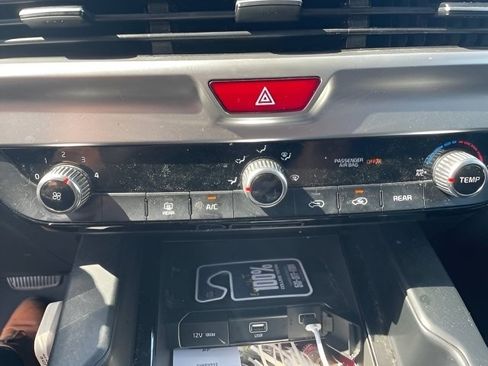 Used 2020 Kia Telluride LX FWD image 16