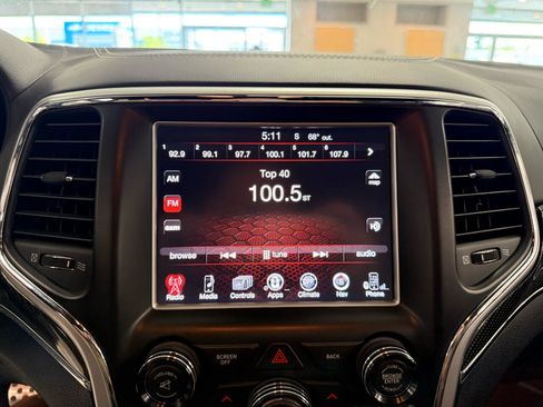 Used 2014 Jeep Grand Cherokee SRT image 16