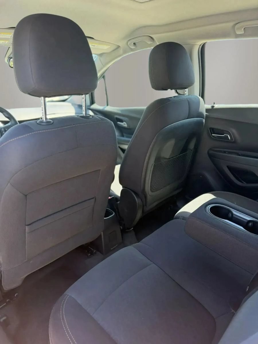 Used 2020 Chevrolet Trax LS FWD image 16