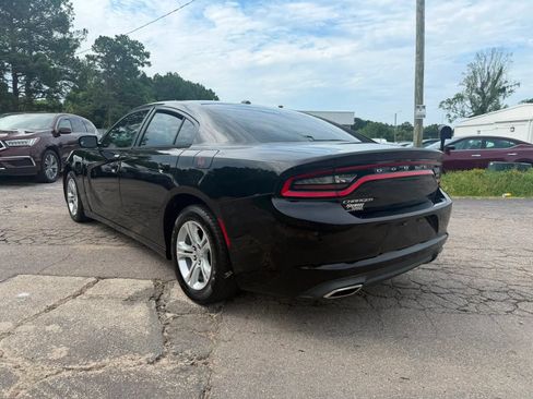 Used 2015 Dodge Charger SE w/ Popular Equipment Group RWD image 5