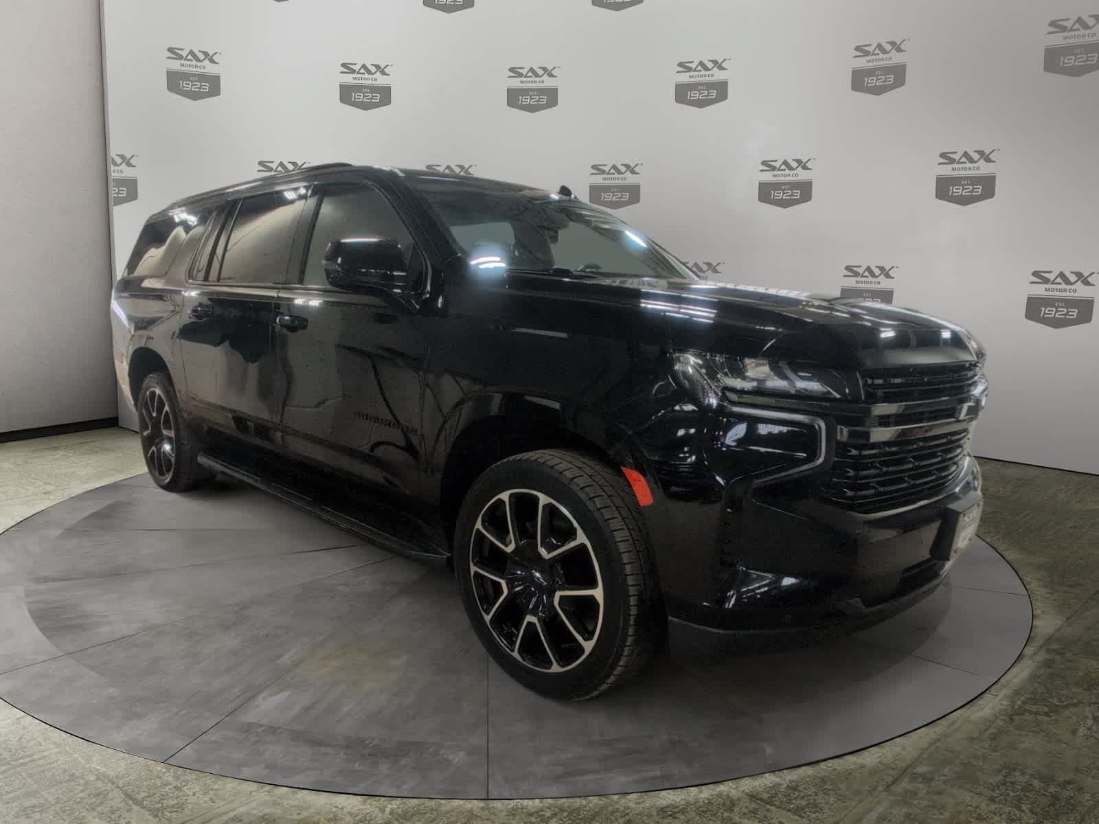 Used 2022 Chevrolet Suburban RST w/ Luxury Package AWD/4WD image 1