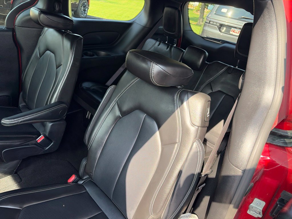 Certified 2025 Chrysler Pacifica Select FWD image 16