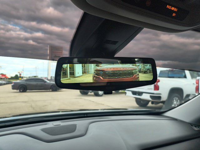 Used 2019 Chevrolet Traverse LT w/ LT Premium Package AWD/4WD image 23