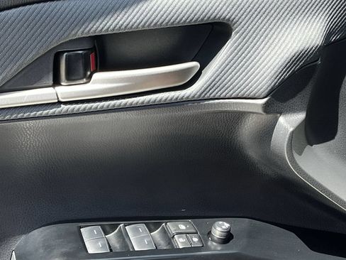 Used 2025 Toyota Camry SE FWD image 21