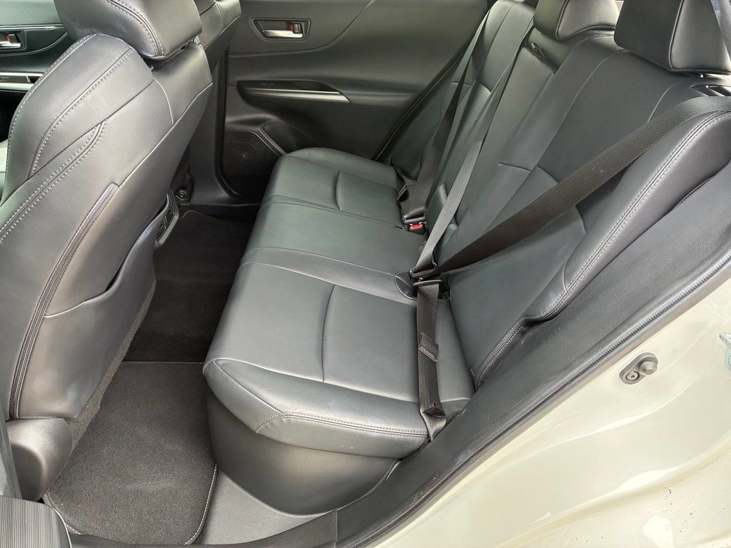 Used 2022 Toyota Venza XLE AWD/4WD image 32