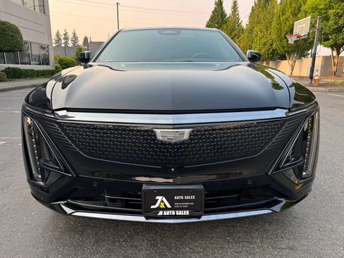 Used 2024 Cadillac Lyriq Sport AWD/4WD image 3