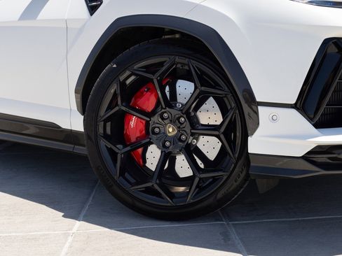 Used 2023 Lamborghini Urus Performante AWD/4WD image 16