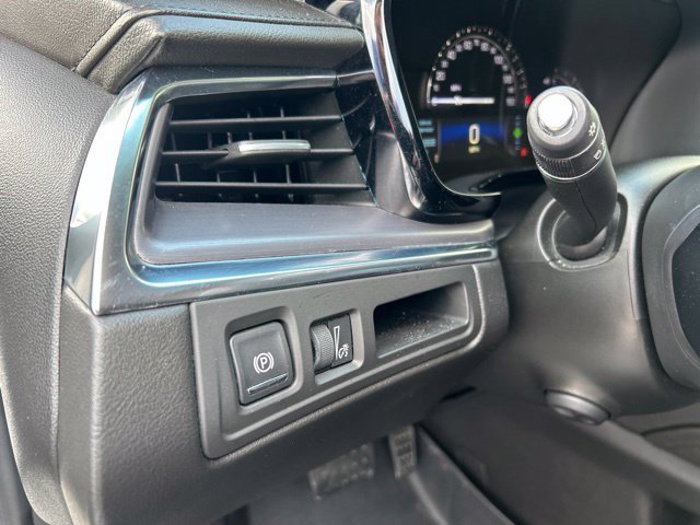 Used 2018 Cadillac XT5 Luxury w/ Driver Awareness Package FWD image 13
