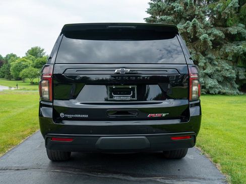Used 2023 Chevrolet Suburban RST w/ Luxury Package AWD/4WD image 4