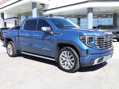 Used 2025 GMC Sierra 1500 Denali w/ Denali Reserve Package AWD/4WD image 8