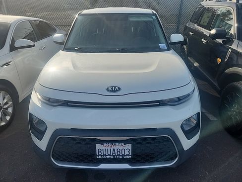 Used 2021 Kia Soul LX image 2