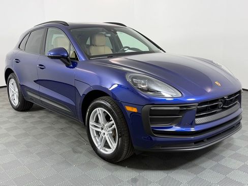 Certified 2025 Porsche Macan image 9