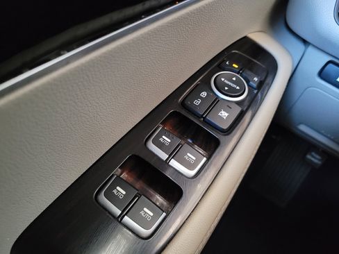 Used 2019 Kia Sorento FWD V6 image 27