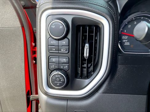 Used 2019 Chevrolet Silverado 1500 RST w/ All-Star Edition image 32