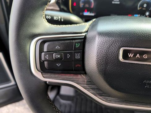 Used 2022 Jeep Wagoneer Series II w/ Flexible Seating Group image 19