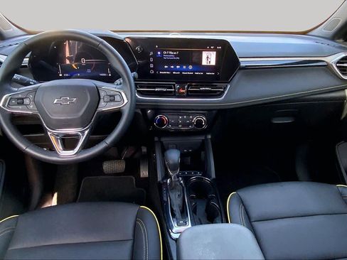 Used 2025 Chevrolet TrailBlazer ACTIV w/ Driver Confidence Package FWD image 16