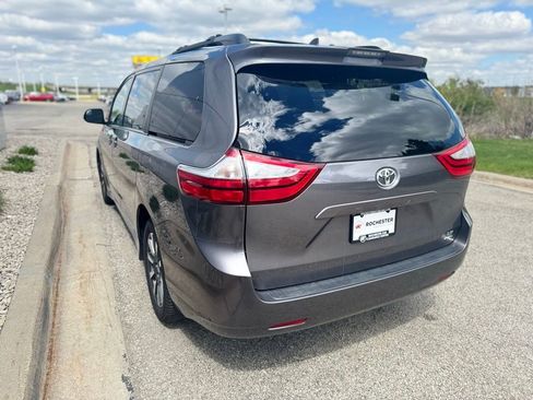 Used 2019 Toyota Sienna LE AWD/4WD image 42