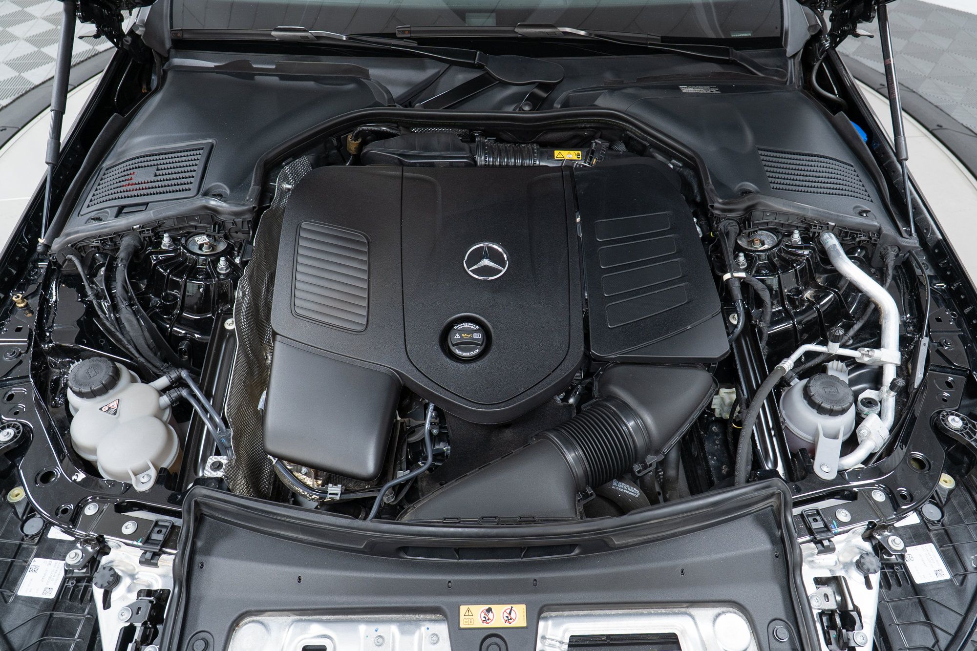 Certified 2023 Mercedes-Benz C 300 4MATIC Sedan image 9