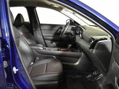 Certified 2025 Nissan Kicks SR image 31