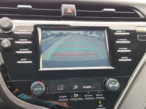 Used 2019 Toyota Camry SE FWD image 24