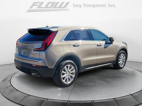 Used 2023 Cadillac XT4 Luxury w/ Cold Weather Package image 9