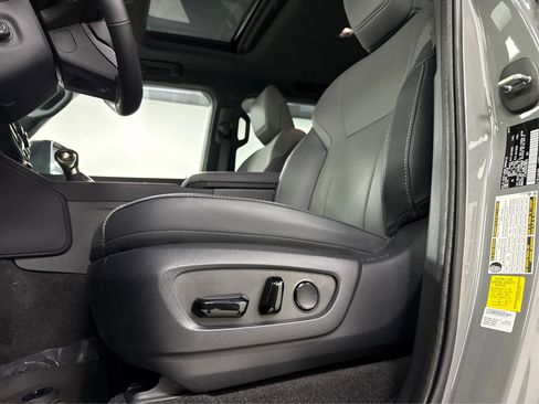 Used 2025 Lexus GX 550 GX 550 Premium+ Sport Utility w/ Accessory Package (2T) image 20