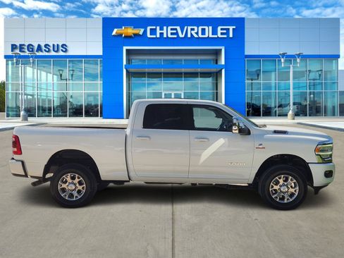 Used 2024 RAM 2500 Laramie w/ Safety Group AWD/4WD image 3