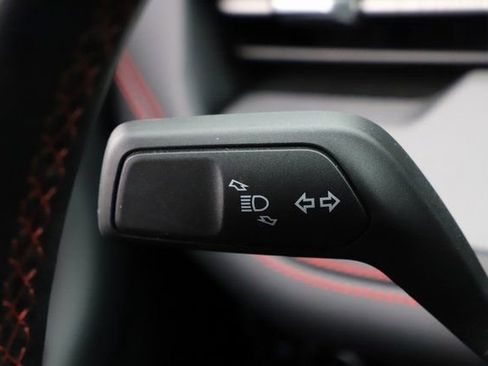 Used 2025 Ford Explorer ST-Line w/ ST-Line Street Pack image 40