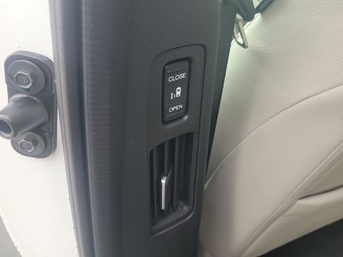 New 2026 Honda Odyssey EX-L image 17