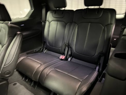 Used 2024 Jeep Grand Cherokee L Limited AWD/4WD image 24