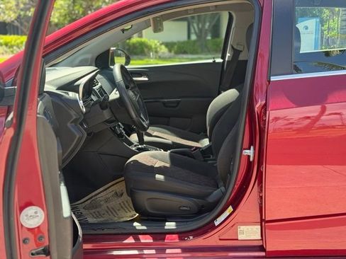 Used 2018 Chevrolet Sonic LT w/ Convenience Package FWD image 8